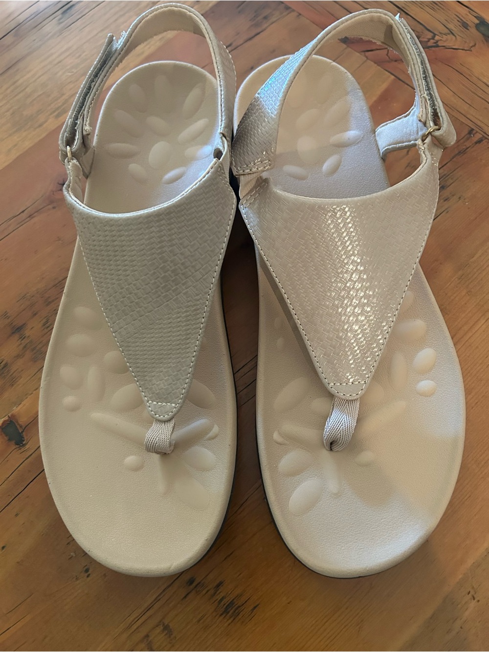 MEGNYA Women’s Beige Slingback Thong Style Comfort Sandals New!